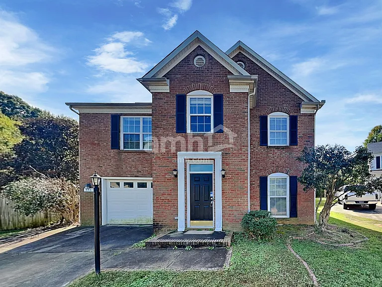 8401 Redstone View Dr — Photo 1