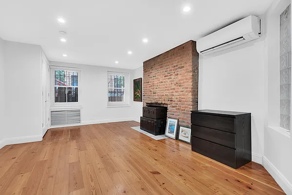 Rented by Spire Group | media 10