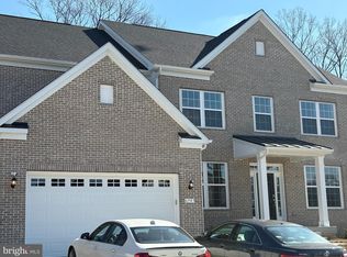 6903 Fountain Park Dr, Glenn Dale, MD 20769