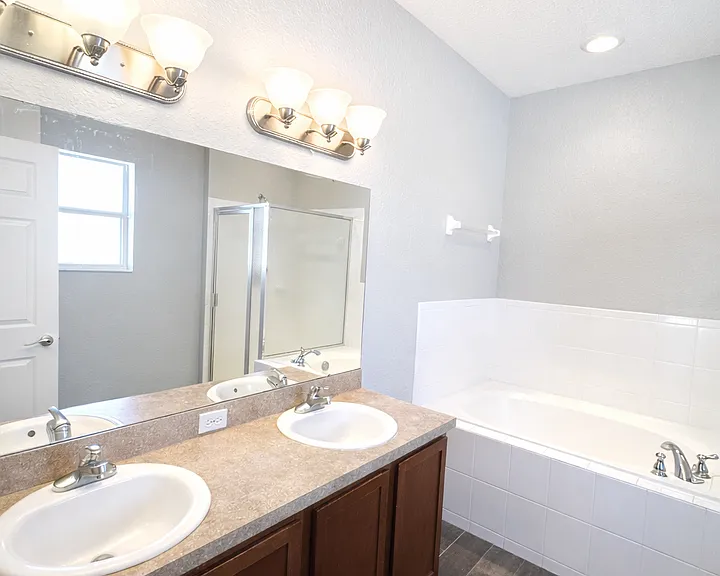 1192 Normandy Heights Cir — Photo 13