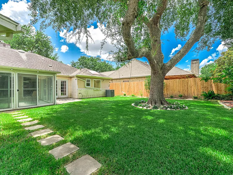 12302 Piping Rock Dr — Photo 39