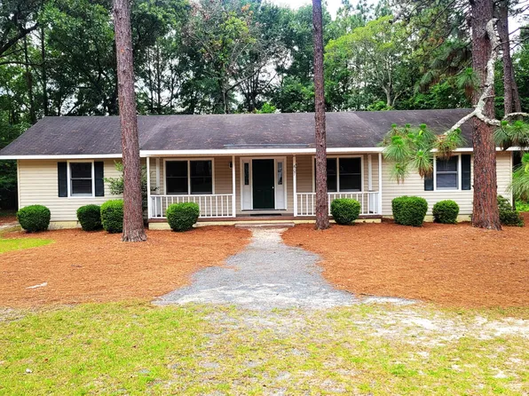 607 Longleaf Rd, Aberdeen, NC