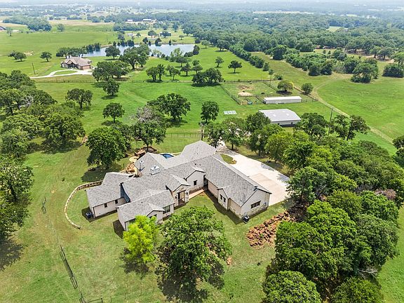 5th image of 248 Howard Rd