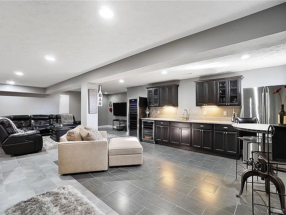 4th image of 1758 Goldenrod Ct