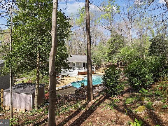 2nd image of 1911 Hidden Meadow Ln