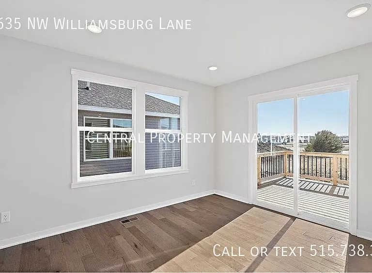 635 NW Williamsburg Ln — Photo 12