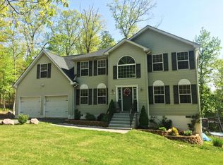 703 Buckle Boot Rd, Henryville, PA 18332