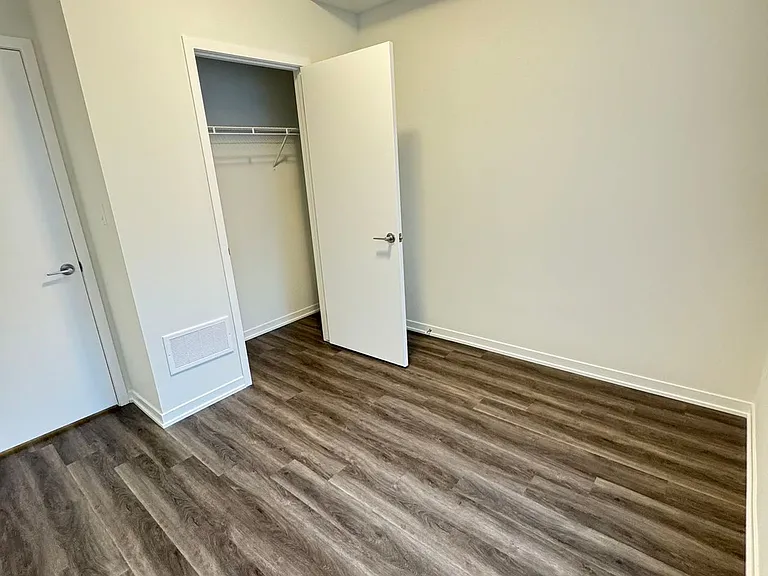 141 Honeycrisp Cres #Townhouse 194 — Photo 8