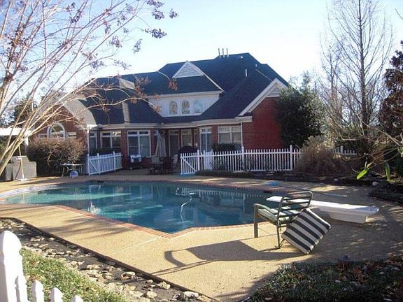 Back of House & pool