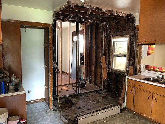 1st floor kitchen area