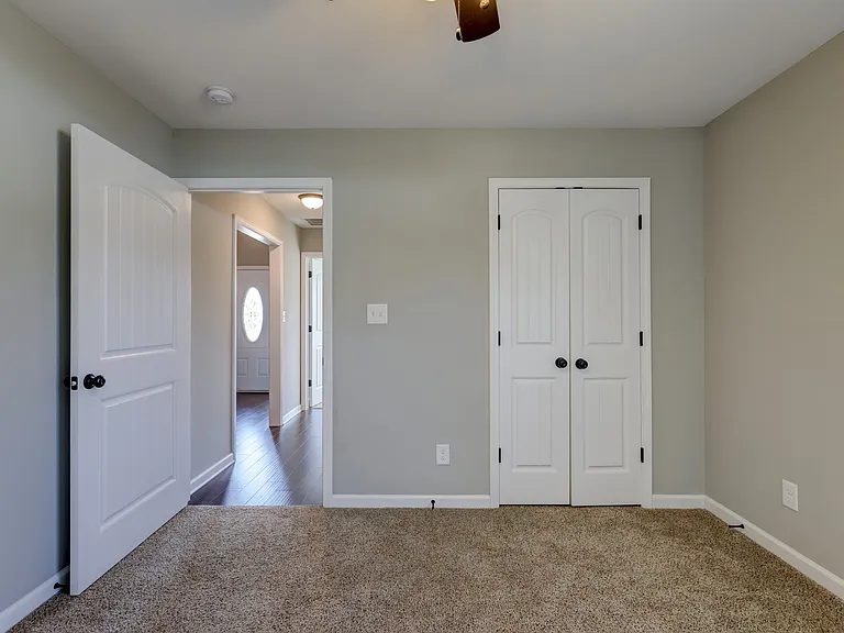 1008 Meadowview Ln — Photo 55