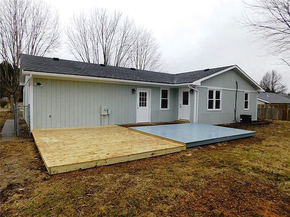 2nd image of 253 New Haven Dr
