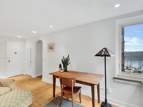 3rd image of 250 Cabrini Blvd APT 3C