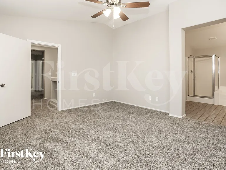 528 Brown Breeches Ave — Photo 7