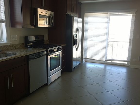 3rd image of 1510 W Superior St #3