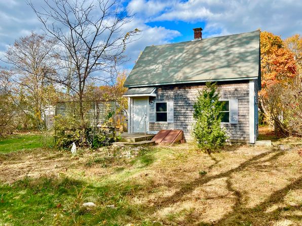 26 Winthrop Ave, Oak Bluffs, MA 02557