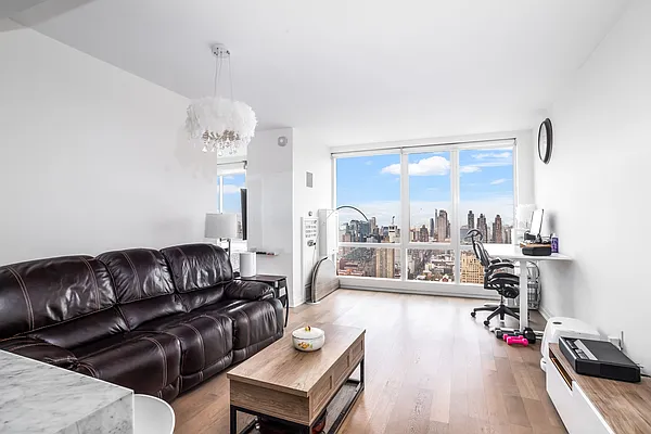 Rented by Christie's International Real Estate Group, LLC | media 4