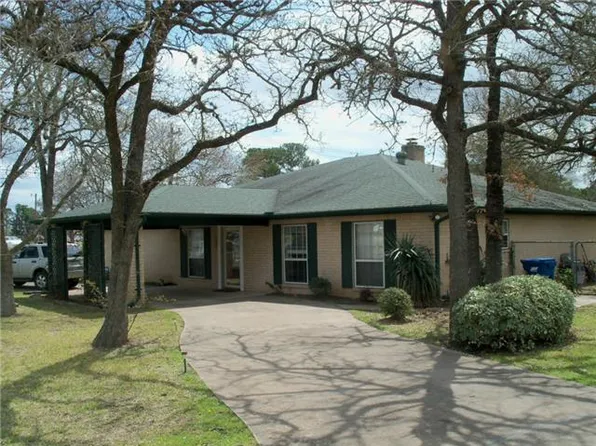 103 Mauna Loa Ln, Bastrop, TX 78602