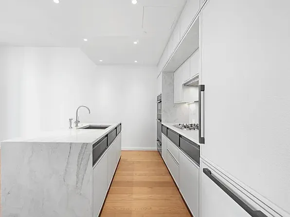 5 Beekman Street image 8 of 19