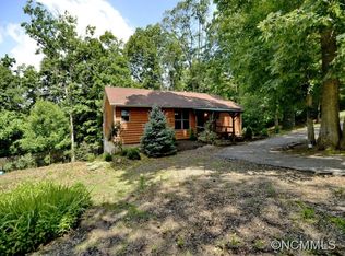 55 Tahkeyoste Rdg, Weaverville, NC 28787