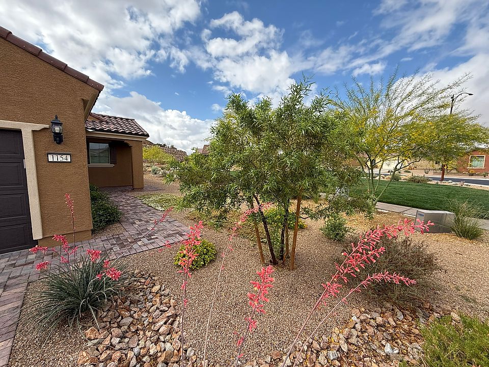 Beautiful Front Yard Landscape