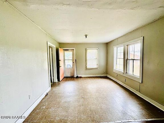 5th image of 407 Rozas St