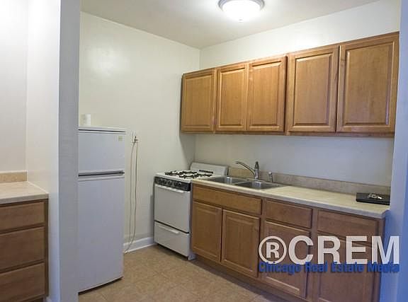 3rd image of 7010 N Ashland Blvd APT 105