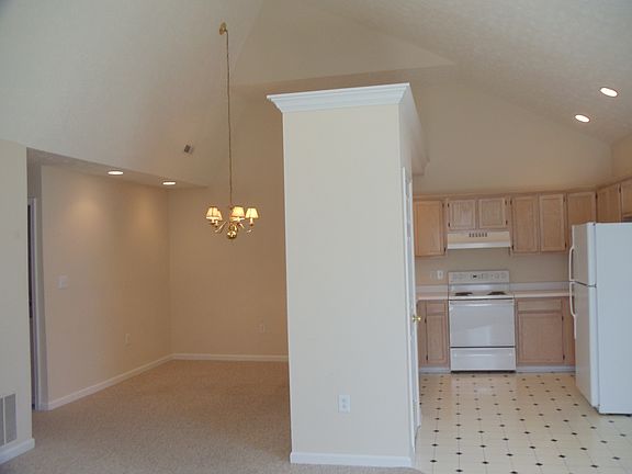 4th image of 10792 Central Ave