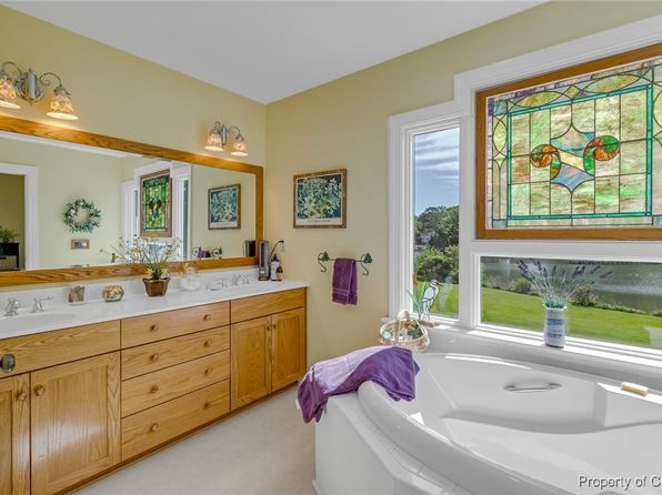 212 Waverly Ln, Cobbs Creek, VA 23035