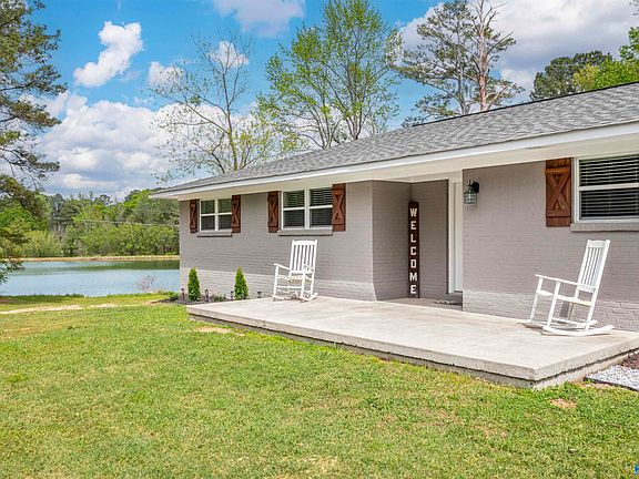 2nd image of 915 Sibert Cir