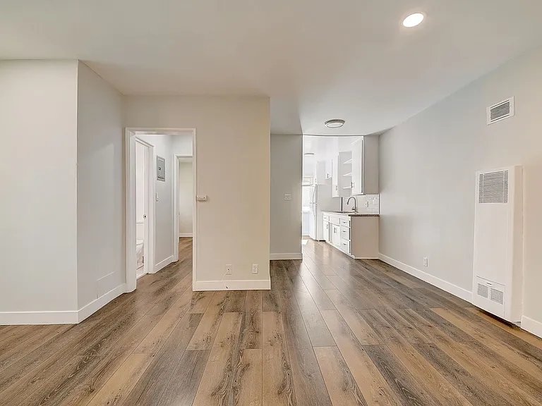 7044 Lanewood Ave — Photo 22