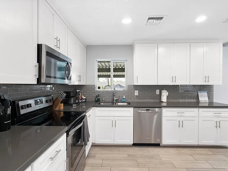 1812 N 48th Pl — Photo 36
