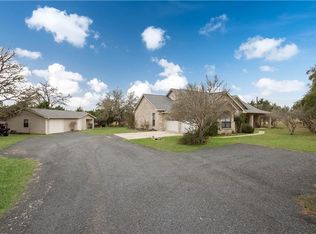 707 Kreutzberg Rd, Boerne, TX 78006