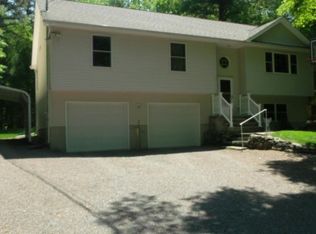 200 Fox Rd, Dingmans Ferry, PA 18328