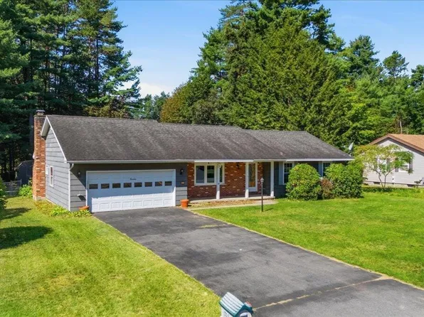 14 Crownwood Ln, Queensbury, NY 12804