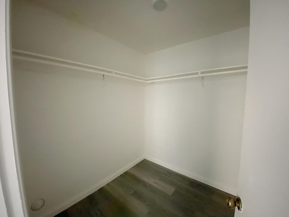 1st image of 4953 Barstow St