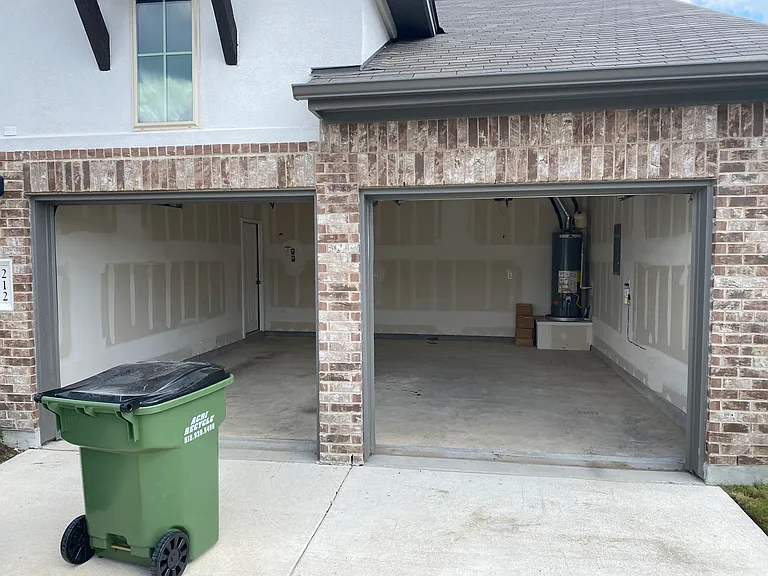 2 car garage with Garage door opener~