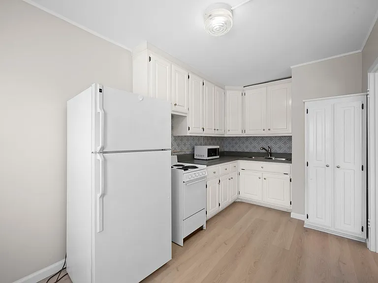 521 Hawkins Rd — Photo 9