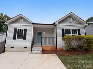 5704 Woodard St, Charlotte, NC 28269