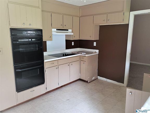 3rd image of 11211 Mountaincrest Dr SE