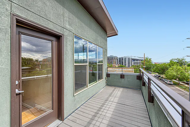 2100 N Clay St — Photo 14
