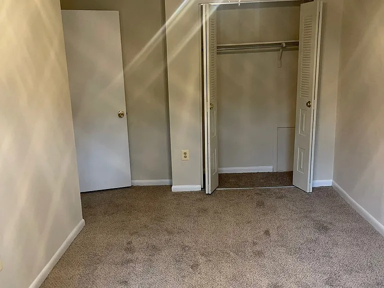Longview — Photo 170