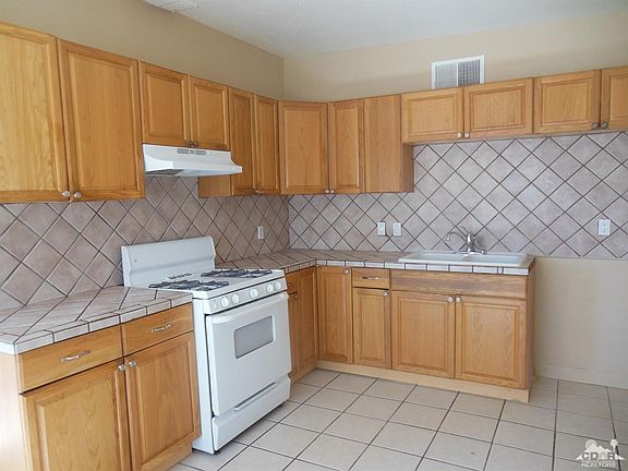 4th image of 64836 Desert View Ave