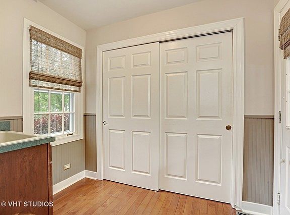 4th image of 221 S Edson Ave