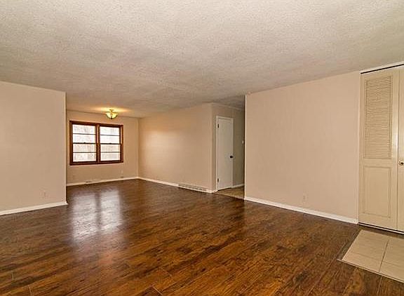 5th image of 2036 Marjorie Cir