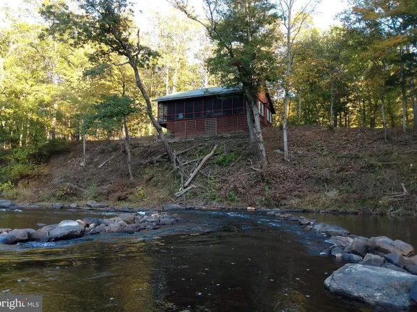 1188 Briary Bottom Ln, Great Cacapon, WV 25422