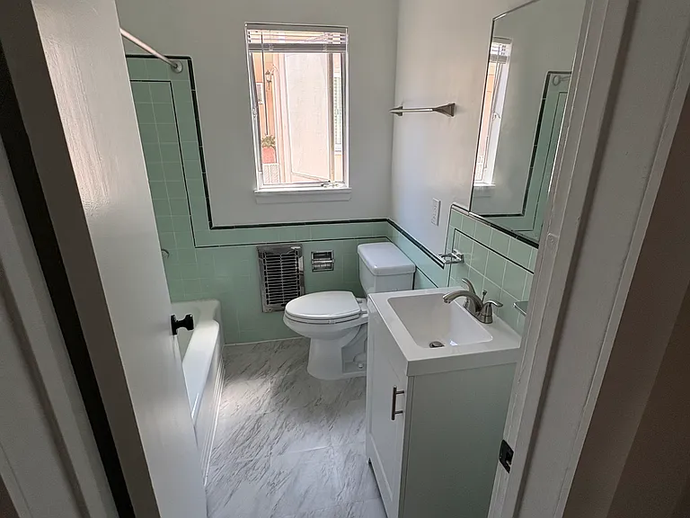5314 Franklin Ave #8 — Photo 6