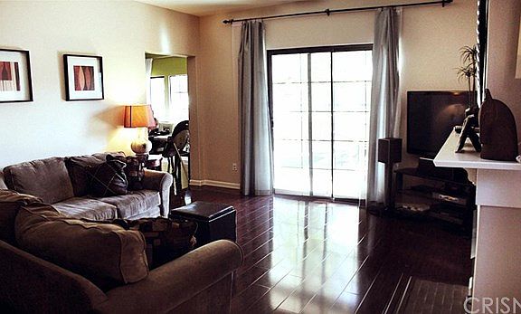 4th image of 9233 Tobias Ave