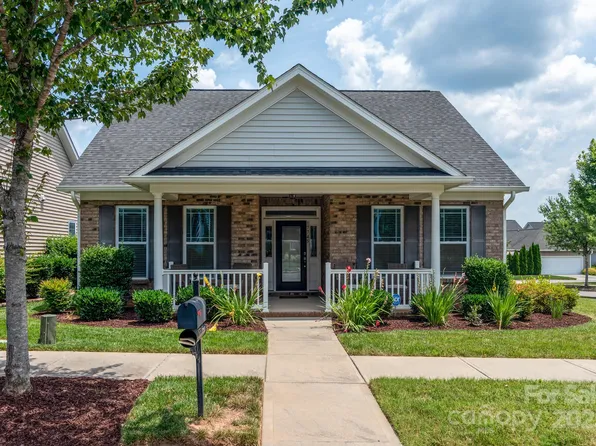 17745 Morehampton Ave, Cornelius, NC 28031
