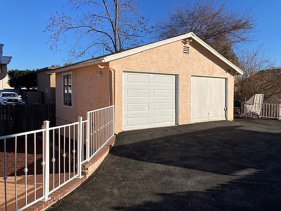 2nd image of 1415 Peach Ave